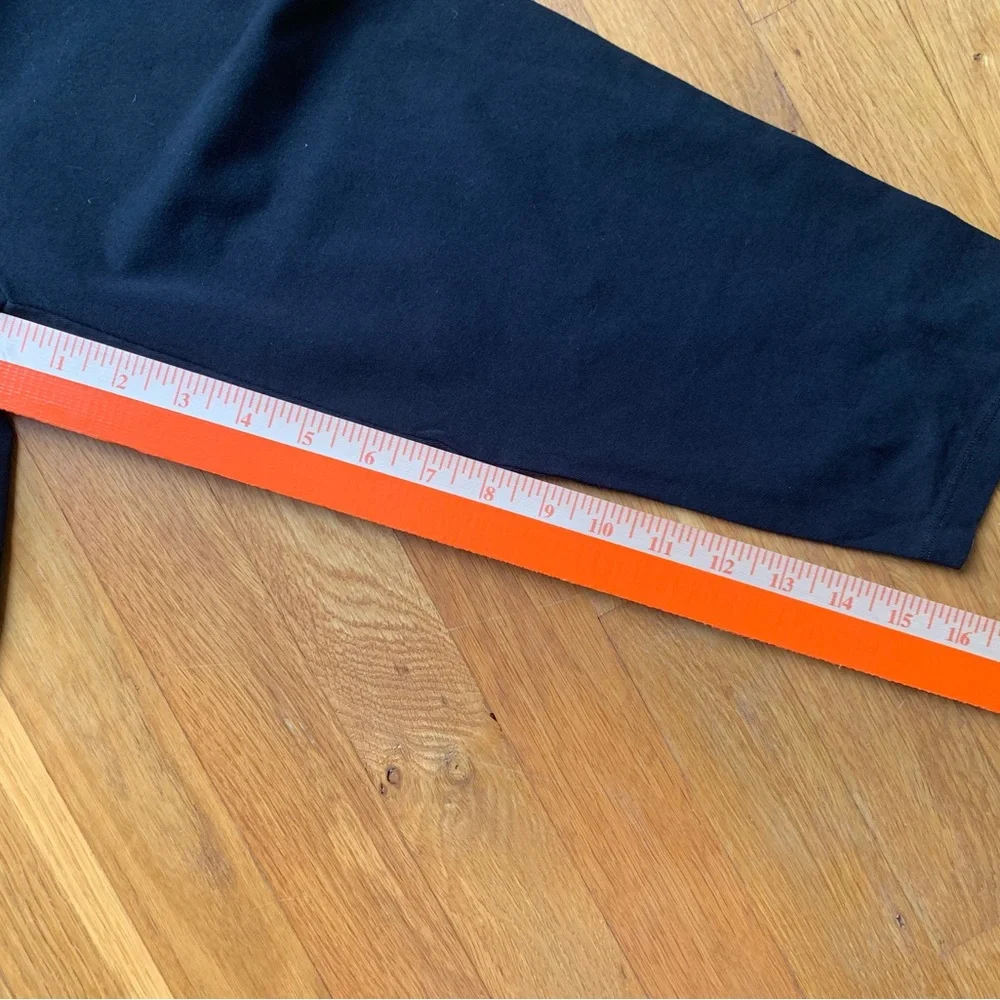 Calvin Klein Black Capris Women’s Large - Picture 6 of 7